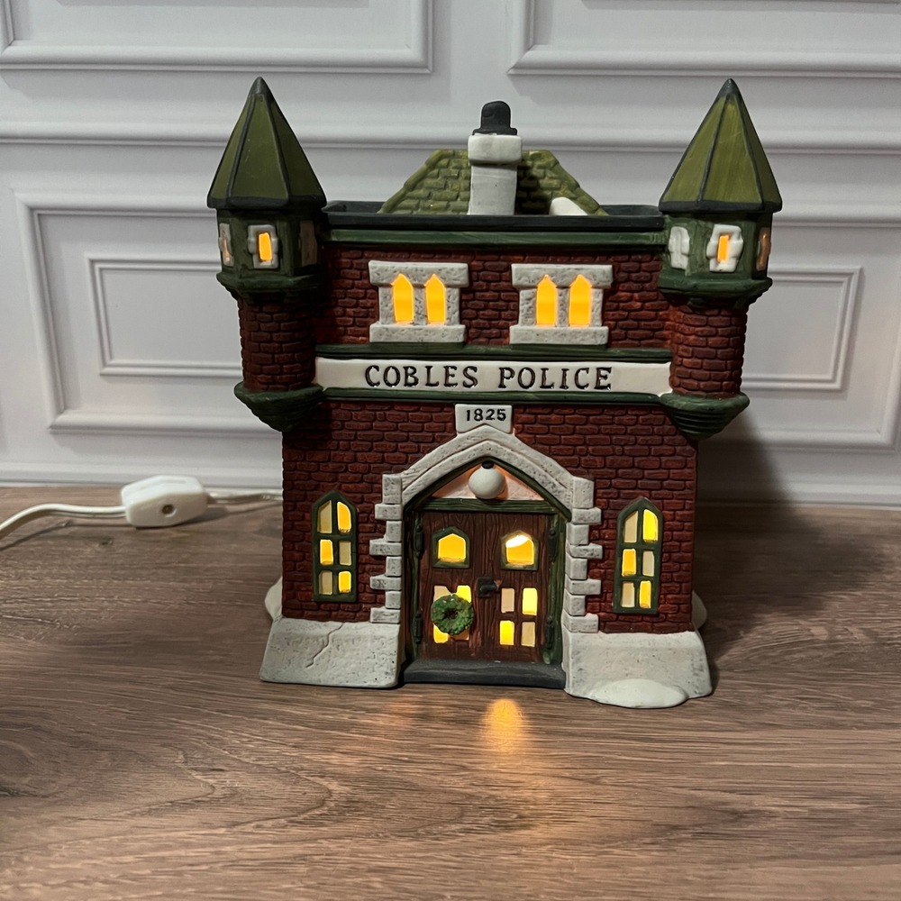 Vintage Dept‎ 56 Cobles Police Station Dickens Village 1989 Lighted Porcelain